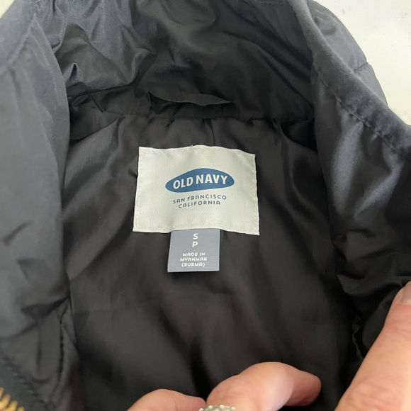 Old Navy quilted Vest, size Small, EUC, army green - Picture 2 of 2